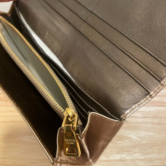 Prada Milano Wallet - Picture 4 of 15